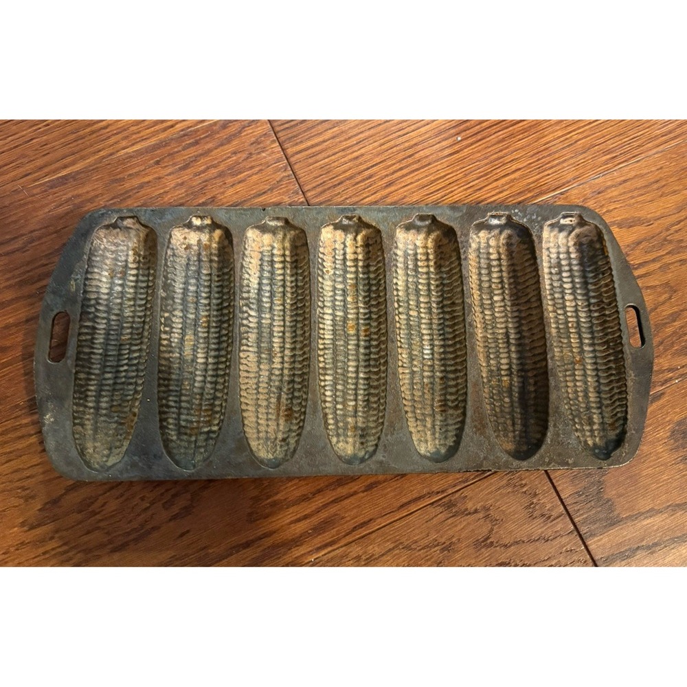 Vintage‎ Cast Iron 7S 26 Cornbread Ear of Corn Skillet Mold Pan